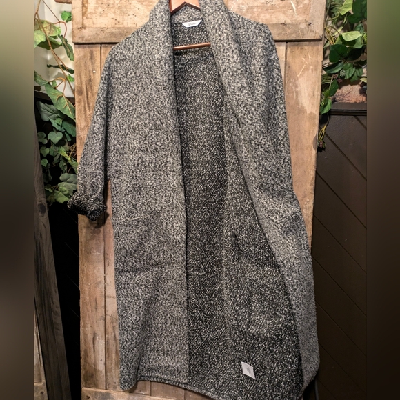 Long knit cardigan.    Med - Picture 2 of 4